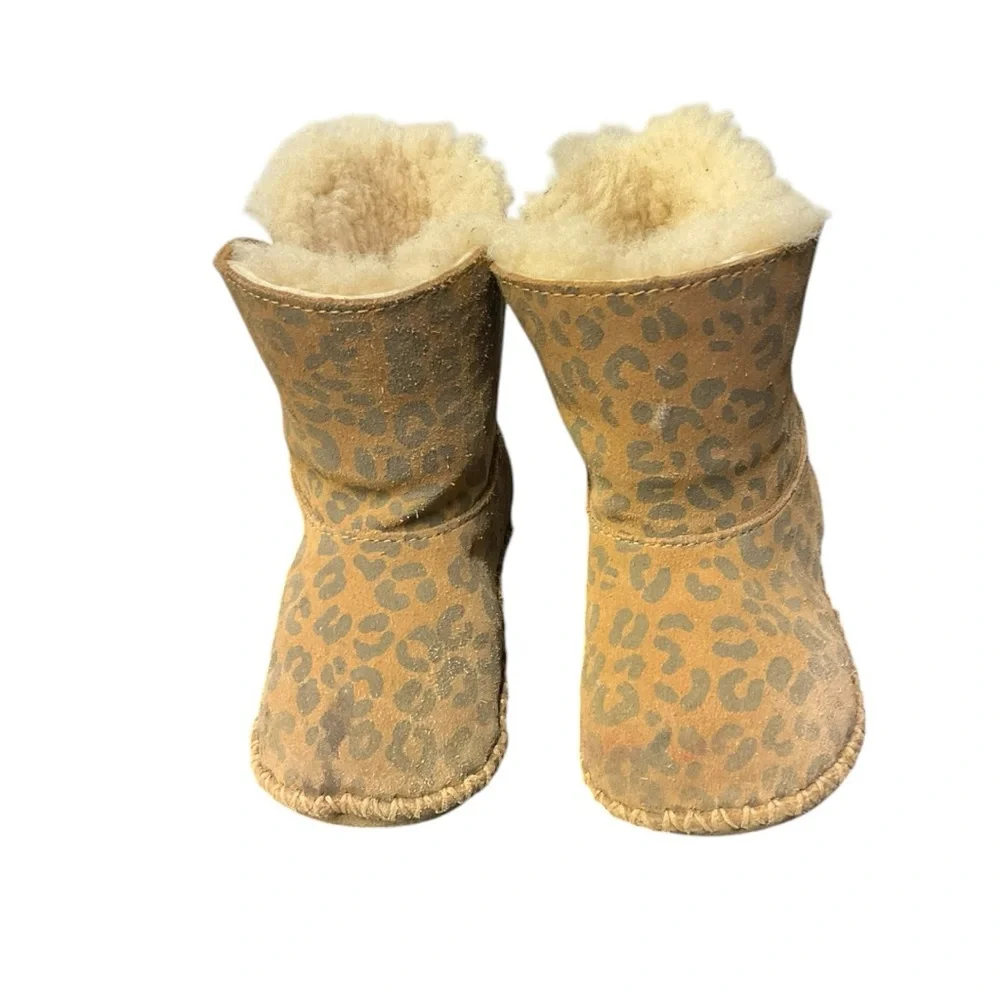 🐾 UGG Baby Leopard Booties‎ 4/5 – Shearling Fur Cozy Boots